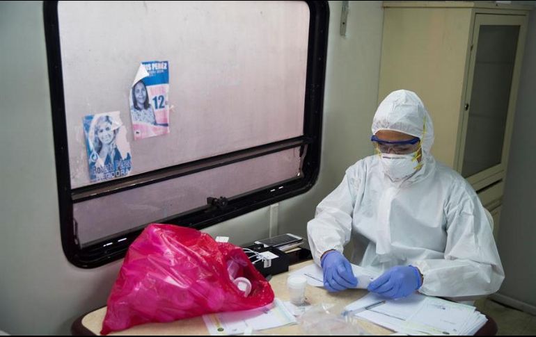 En un mes se cuadruplicaron los casos de COVID-19 en Jalisco: el 28 de abril había 315 y ayer la cifra aumentó a mil 432. EFE/O. Barría