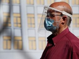 Las empresas deberán implementar controles de ingreso y egresos para identificar a personas con infección respiratoria aguda. EFE/S. Mariscal