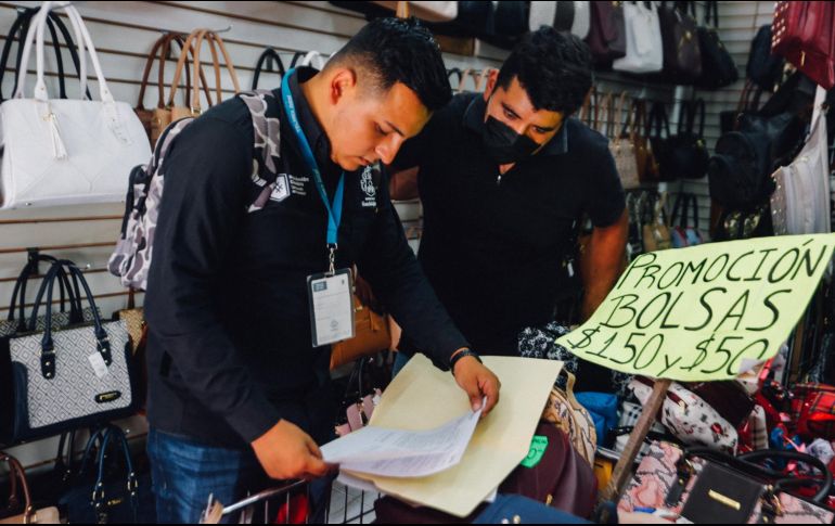 La presidenta de la asociación de comerciantes de la zona de Obregón afirma que 85% de los locatarios ya está inscrito en la plataforma del Gobierno estatal para operar durante la “Fase 0”, pero sólo la mitad ha recibido el distintivo. EL INFORMADOR/G. Gallo