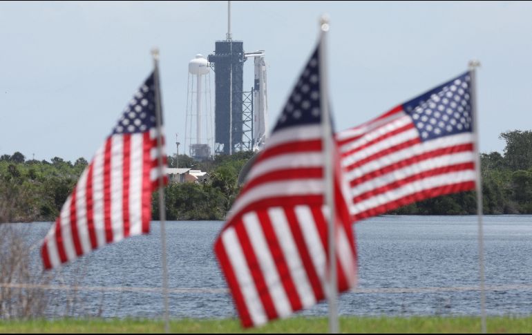 Será el primer vuelo tripulado de la cápsula Crew Dragon del empresario Elon Musk. AFP / G. Newton
