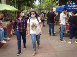 En los últimos días se vio un mayor número de gente en las calles, lo que influyó en el aumento en los contagios. EL INFORMADOR/C. Lemus