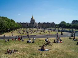 Ciudadanos aprovecharon la medida y no tardaron en acudir a los parques y jardines desde primera hora de la mañana. EFE/Y. Valat
