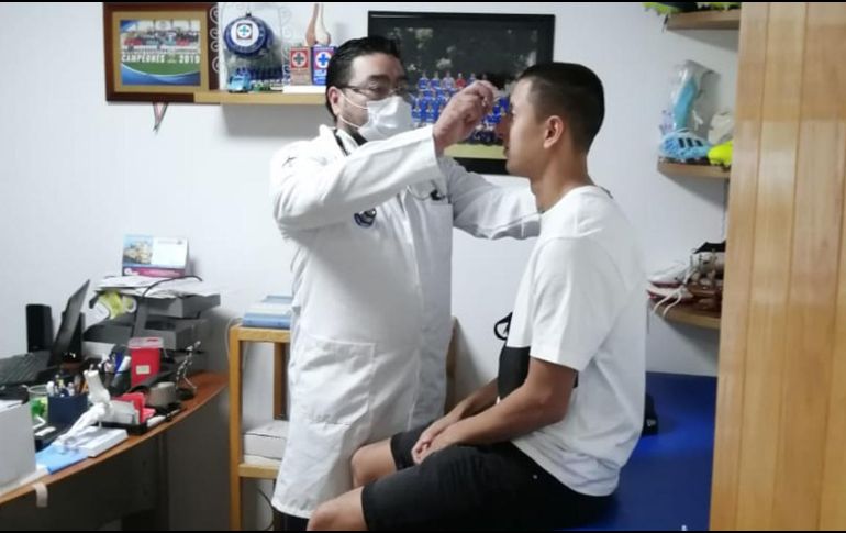 El martes y miércoles, los jugadores, cuerpo técnico y trabajadores se presentaron a La Noria para realizar exámenes de COVID-19. TWITTER/@CruzAzulCD