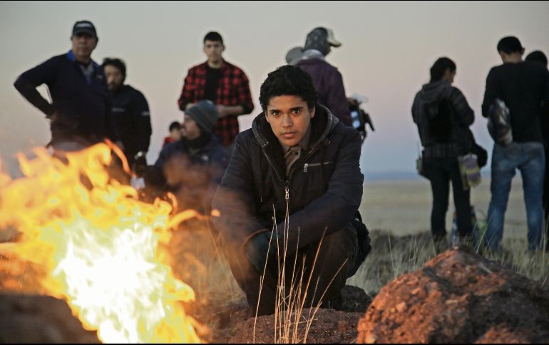 RODAJE. “Detrás de la montaña” es protagonizada por el histrión Benny Emmanuel (al centro). CORTESÍA
