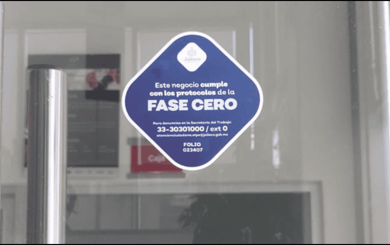 Xavier Orendáin, presidente de la Canaco calificó como positivo que el Gobierno del Estado sólo permita retomar actividades a los establecimientos con distintivo. TWITTER / @PresidenteCCGdl