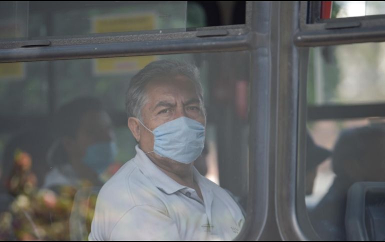 El cubrebocas debe usarse para todas las actividades fuera de casa. AFP/ARCHIVO