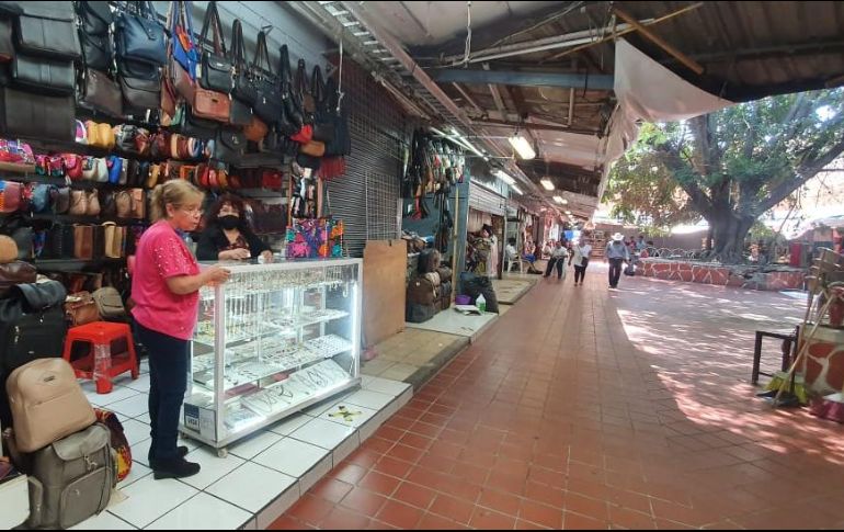 Los locales de comercios no esenciales se ubican principalmente en el primer y tercer piso. EL INFORMADOR / J. Velazco