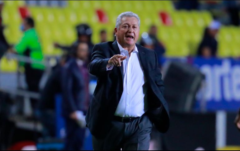 De manera sorpresiva y con la planeación del nuevo Apertura 2020 con todo y lo histórico que resultará, el director técnico Víctor Manuel Vucetich ha dado un paso al costado de la institución de Gallos Blancos de Querétaro. Imago7 / ARCHIVO