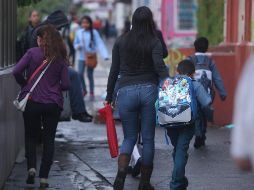 Una vez que inicie el siguiente ciclo escolar citarán a los estudiantes en grupos reducidos para examinar lo que aprendieron en las clases en línea. EL INFORMADOR/Archivo