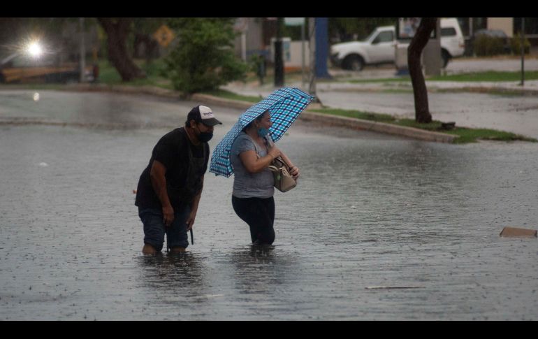 Alertan que hay acumulación de agua de lluvia en municipios de Chiapas, Campeche y Quintana Roo que podría provocar afectaciones. EFE / C. Moreno