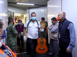 Al arribo de los connacionales, personal de Sanidad Internacional aplicó y supervisó el protocolo en los aeropuertos internacionales de la Ciudad de México y Cancún. TWITTER / @SRE_mx