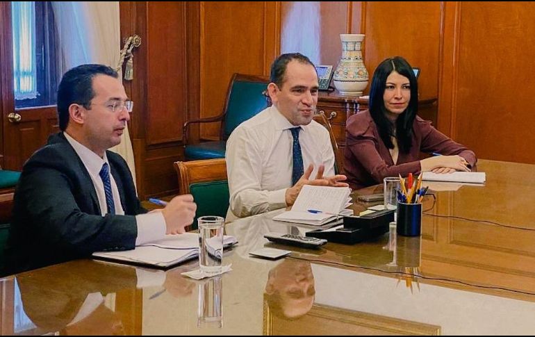 Arturo Herrera (c) aseguró que habló con Olga Sánchez Cordero y Alejandro Encinas para que se respeten los acuerdos en materia de derechos humanos. TWITTER/@ArturoHerrera_G