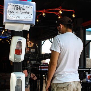 Negocios reinventan servicio para cumplir con medidas sanitarias