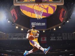 El base, de 35 años y futuro miembro del Salón de la Fama de la NBA, aseguró que la protesta que realizó Colin Kaepernick hace algunos años se entiende más que nunca después del asesinato de un afroamericano a manos de la policía de Minneapolis. INSTAGRAM / @kingjames