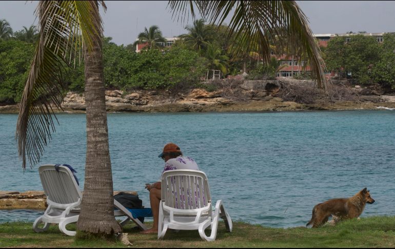 La decisión afectó además a tres hoteles que no fueron identificados, dos centros de buceo y un parque marino. AP/I. Francisco