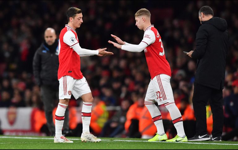 Los cinco cambios se podrán realizar durante tres momentos de los partidos. AFP / ARCHIVO