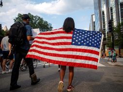 Miles de personas participaron en las manifestaciones de forma pacífica en la última jornada. EFE/S. Thew