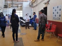 Personal de la CEDHJ acudió al municipio a inspeccionar las instalaciones de la Comisaría y el lugar donde arrestaron al joven. FACEBOOK / Comisión Estatal de Derechos Humanos de Jalisco