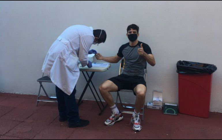 El uso de cubrebocas fue obligatorio en todo momento, así como la sana distancia de 1.5 metros entre jugador y jugador. EL INFORMADOR / A. Ramírez