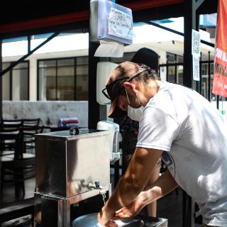 Firman pacto por la salud y la reactivación económica