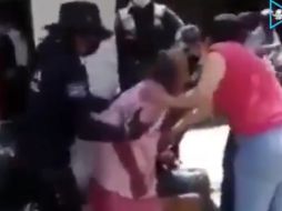 Autoridades aseguraron que en reiteradas ocasiones se le solicitó a la mujer usar cubrebocas, medida que no acató. TWITTER/@universalqro