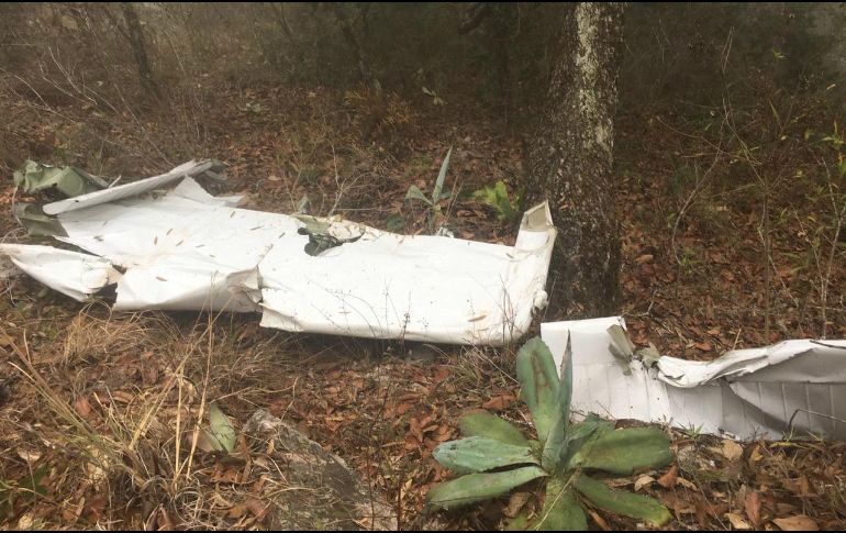 La dependencia detalló que a las 09:00 horas la Comandancia Regional de Puerto Vallarta y de la unidad municipal encontraron en el sendero de Las Huacas a los cadáveres y la cabina del transporte. TWITTER / @PCJalisco