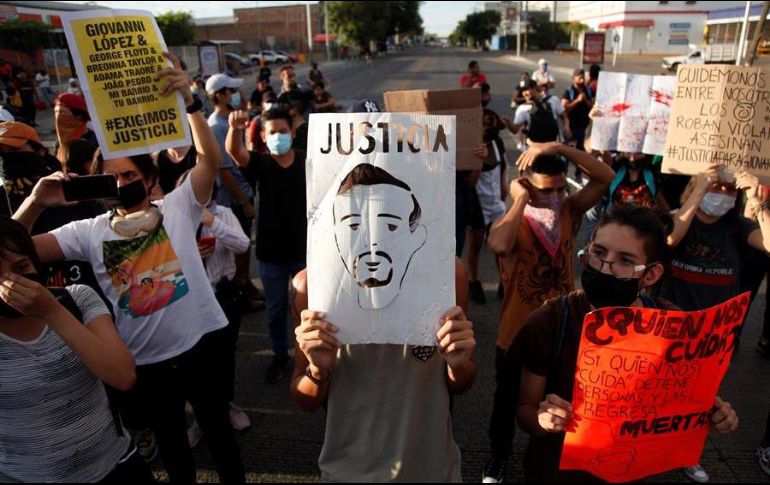 El mandatario jalisciense hizo un llamado a la sensatez en las siguientes manifestaciones para no caer en provocaciones ante la presunta intervención de grupos delincuenciales. EFE/F. Guasco
