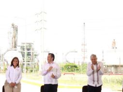 Este sábado, el Presidente visitó la refinería Lázaro Cárdenas para conocer el avance de la modernización del sistema nacional de refinación. TWITTER/@rocionahle