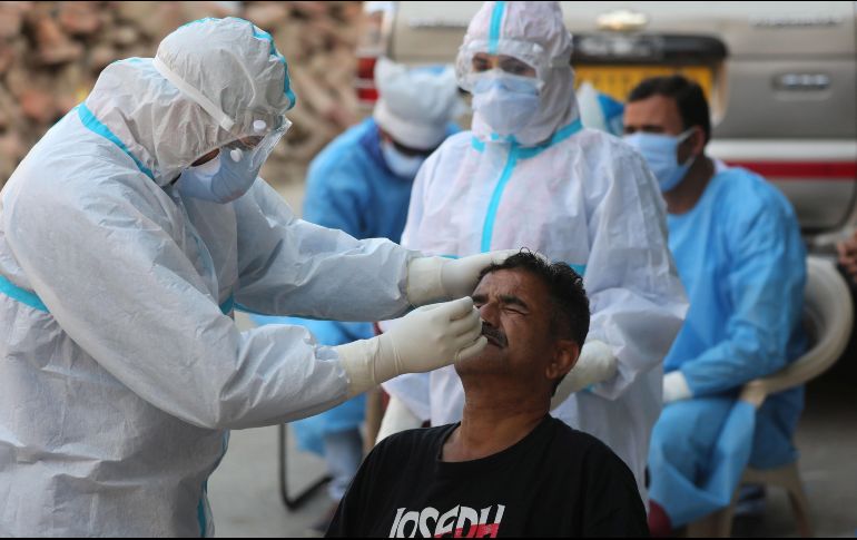 La India ha continuado aumentando rápidamente las cifras de contagios y de decesos. EFE/F. Khan