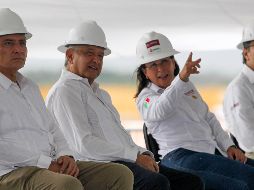 Nahle acompaña al Presidente Andrés Manuel López Obrador en una de sus giras. SUN/ D. Sánchez