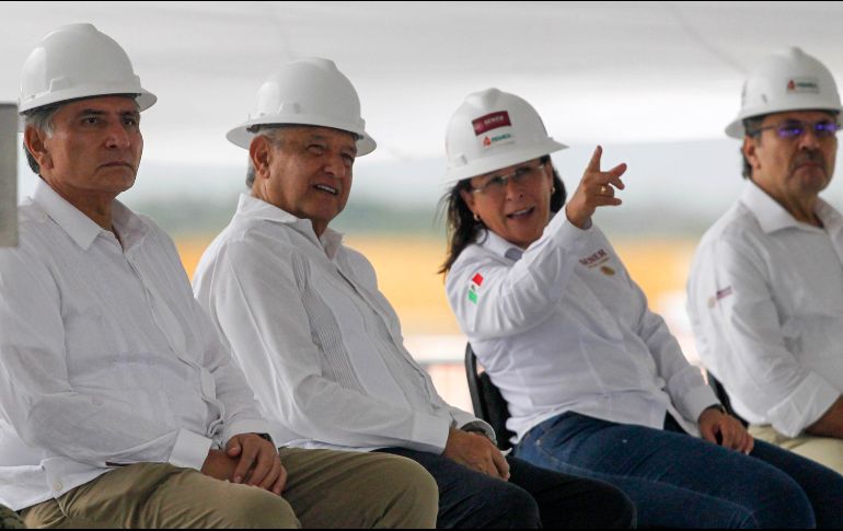 Nahle acompaña al Presidente Andrés Manuel López Obrador en una de sus giras. SUN/ D. Sánchez