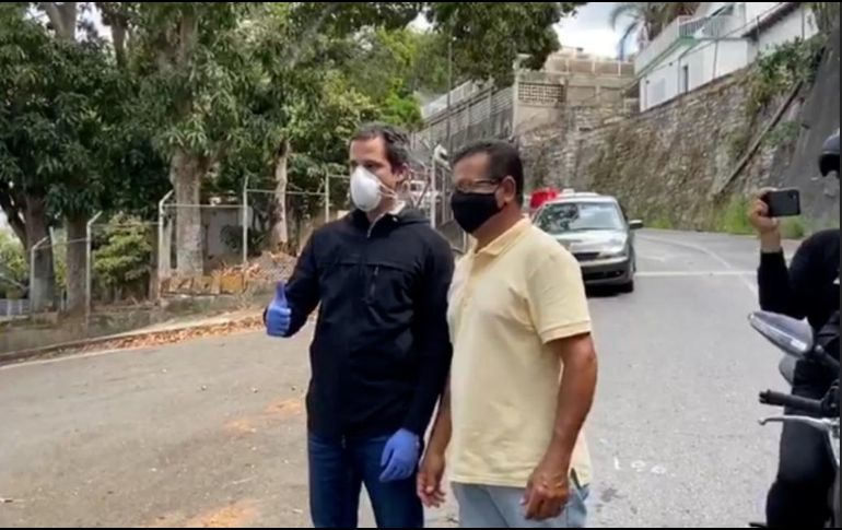 Durante la caminata, el opositor llama a los ciudadanos a rebelarse en contra de Maduro. ESPECIAL