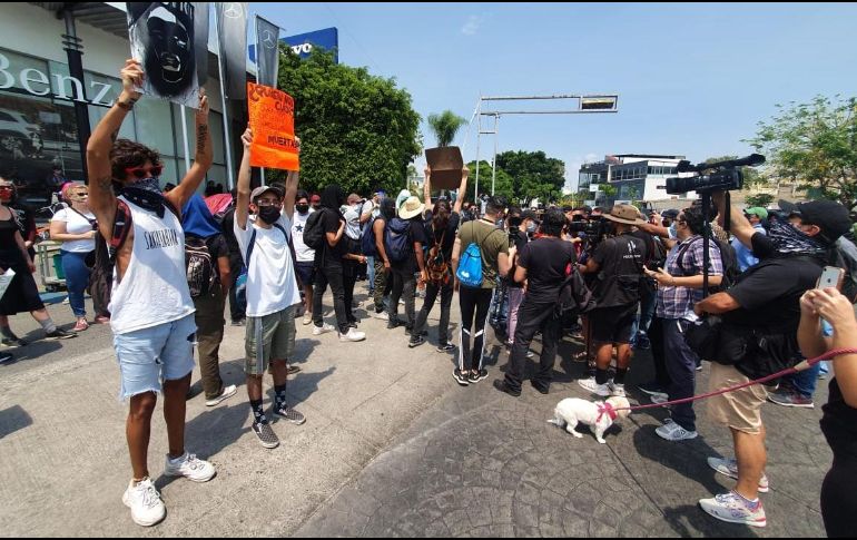 Miembros de la FEU exigieron dar certeza de encontrar a todos los compañeros que hasta este momento aún se están buscando. EL INFORMADOR/G. Gallo
