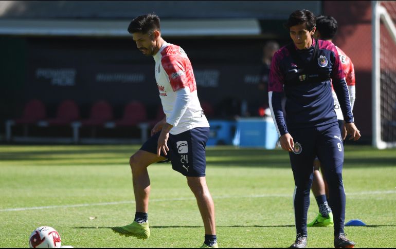 El experimentado ariete rojiblanco, Oribe Peralta sabe de la importancia de estar al cien por ciento en cada entrenamiento y en cada partido, para así poder ser tomado en cuenta y seguir luchando por un puesto como titular. Imago7 / ARCHIVO