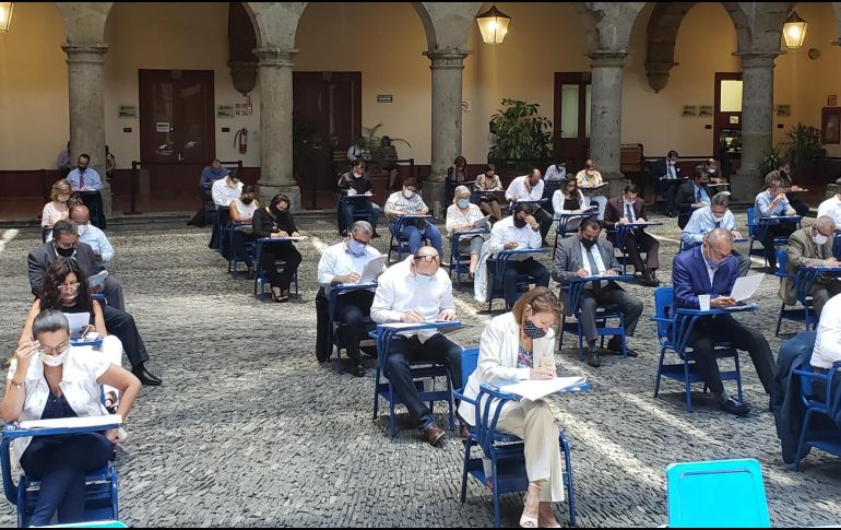 Algunos de los aspirantes señalaron que la prueba tenía preguntas repetitivas y referencias a legislación no vigente. TWITTER / @LegislativoJal