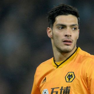 Benfica destaca formación de Raúl Jiménez