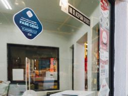 El gobierno estatal recordó que el objetivo del distintivo de apertura de establecimientos es brindar certeza de que los negocios cumplen con las medidas sanitarias. EL INFORMADOR / ARCHIVO