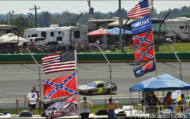 ADIÓS. La cruz azul estrellada con fondo rojo no pintará más. ESPECIAL