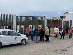 Mientras se desarrollaba la audiencia, un grupo de simpatizantes de la activista social se manifestó a la la entrada de los juzgados para exigir su liberación. TWITTER/@CODHEM