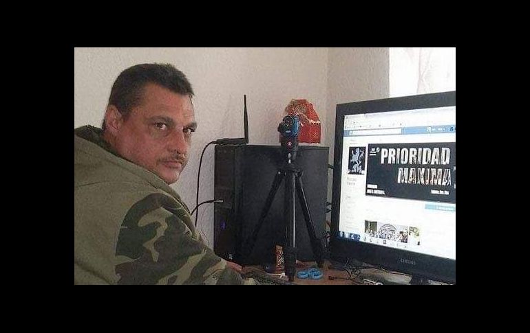 Su cuerpo quedó tendido sobre la banqueta afuera de su domicilio en la colonia El Campanario. ESPECIAL