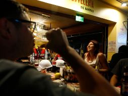 En abril y mayo se suspendió la producción de cerveza al ser industria no esencial. AP/Archivo