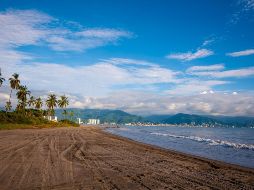 Los gobiernos municipales vigilarán que se garanticen las medidas en las playas públicas, señala el gobernador. NTX / ARCHIVO