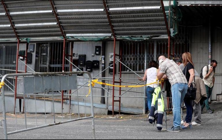 Un edificio ocupado de forma ilegal en un barrio periférico del sur de Roma, en Garbatella, fue puesto en cuarentena debido a que se identificaron nueve casos. EFE/R. Antimiani