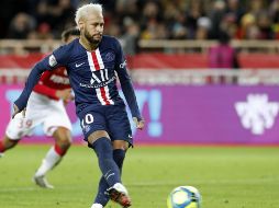 La estrella del PSG, Neymar, que viajó a Brasil a mediados de marzo antes del confinamiento por el COVID-19, regresó este sábado a Francia. EFE / ARCHIVO