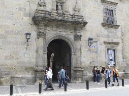 Ante la manifestación del pasado 4 de junio en el Centro de Guadalajara el Museo Regional resultó con una pinta de aerosol en uno de los muros de cantera de la calle Liceo, situación que ya es de conocimiento del INAH y se trabaja en la restauración del área intervenida. ARCHIVO