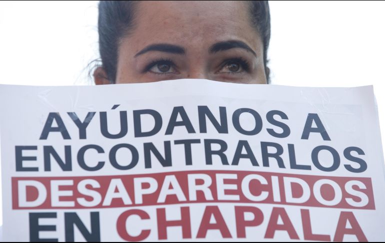 Esta mañana habitantes de Chapala se manifestaron por la desaparición de Griselda, Ángel y Wenceslao. EFE/F. Guasco