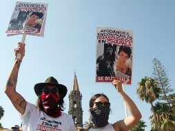 Este lunes varias personas se manifestaron en Chapala para denunciar las desapariciones. SUN