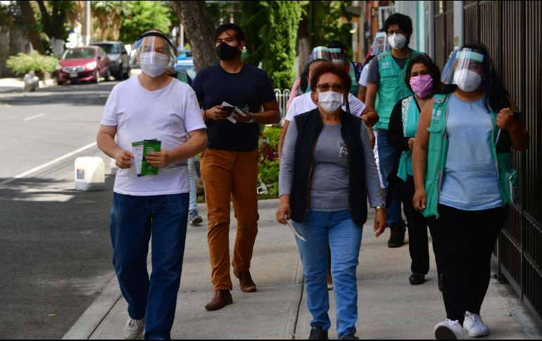 El funcionario explica que se deben adoptar elementos básicos de higiene y de disminución de riesgos para la salud en la reincorporación a las actividades sustanciales. SUN / ARCHIVO