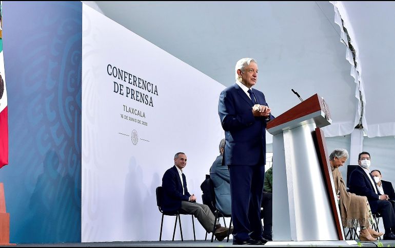 López Obrador recordó que, con Walmart, IBM, Toyota, y FEMSA, se logró un acuerdo. EFE / Presidencia de México