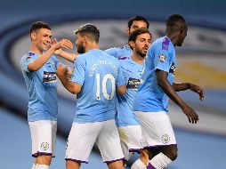 El Manchester City derrotó por 3-0 al Arsenal, este miércoles en el regreso de la Premier League tras casi tres meses de parón por la pandemia del nuevo coronavirus. AP / L. Griffiths